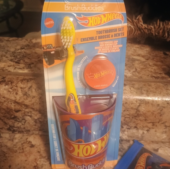 Barbie Pink Girls And Boys Hot Wheel Toothbrush and Accessories Set - Picture 2 of 5